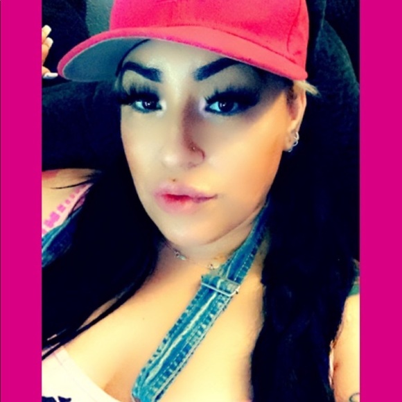 Meet your Posher, Amber - Picture 1 of 1